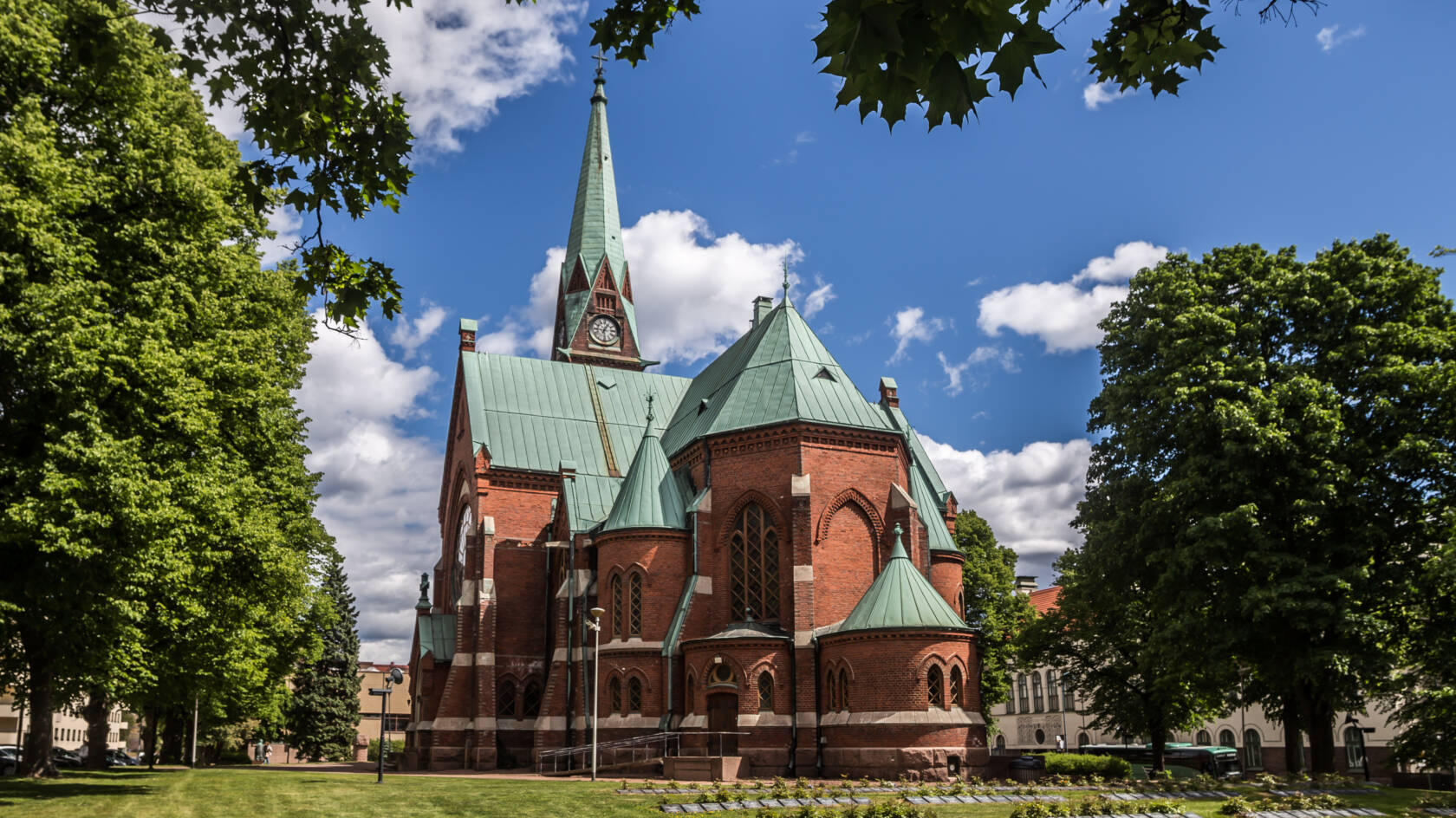 Kotkan kirkko ulkoapäin.